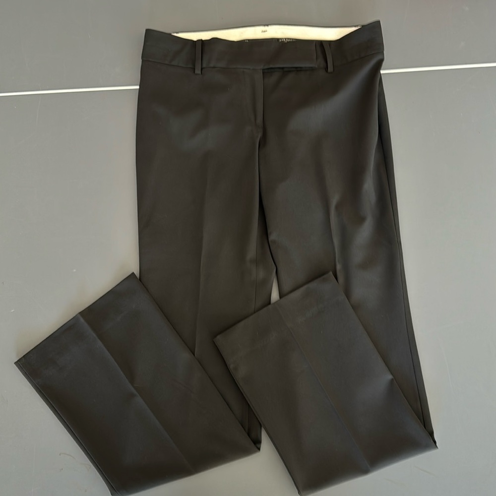 Ann Taylor tab waist straight pant size 6, Black